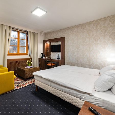 Hotel Restaurant Kutchi Bellevue Екстериор снимка