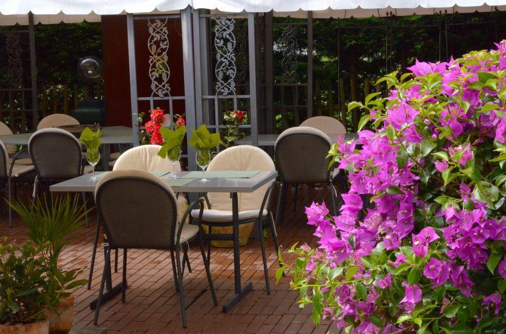 Hotel Restaurant Kutchi Bellevue Екстериор снимка